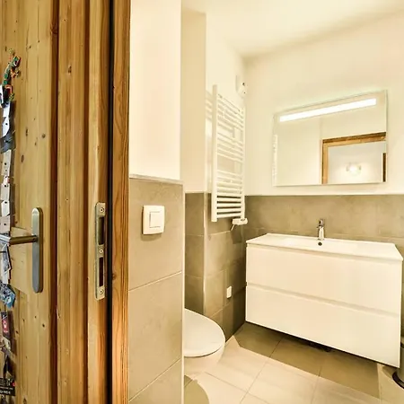 Grand Paradis C21 - Modern With Great Location